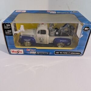1948 Ford F1 Wrecker Die Cast 1:25 Scale